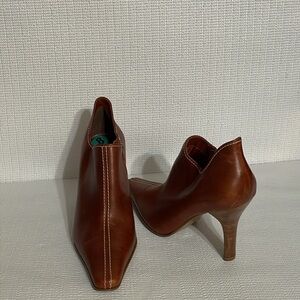 Diba USA, pointy toe , ankle booties heels , size 8